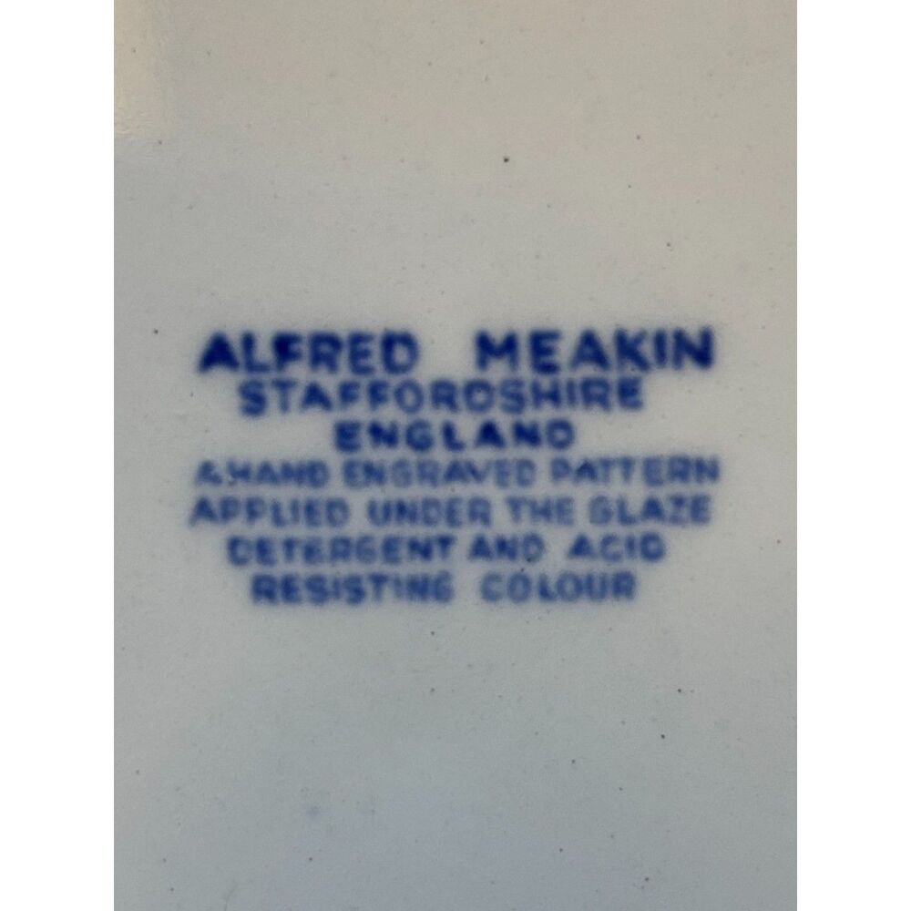 Vintage 1975 year 9 inch plate.